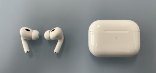 AirPods Pro druhé generace ve svém nabíjecím pouzdru