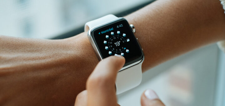 Detail Apple Watch na zápěstí